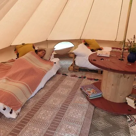 Leaping Water Bell Tent - Love Zone Campingplads